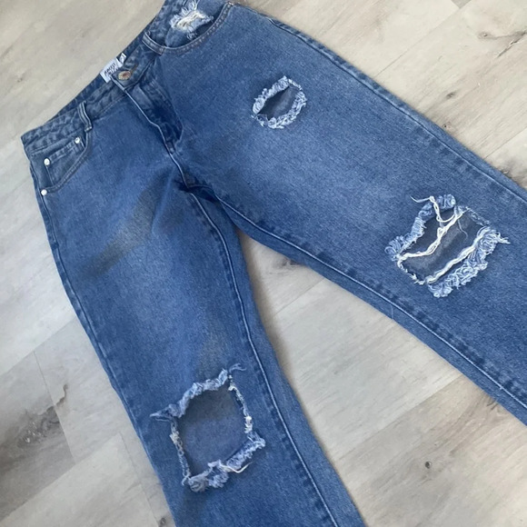Princess Polly Women's Distressed Destroyed Straight Leg Light Denim Jeans Sz 8 - Picture 3 of 8